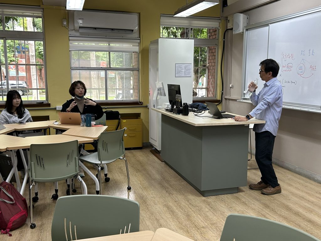 與會學生提問，謝舒凱教授深入回應，交流 AI 與語言學的跨領域見解。